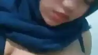 طالبة تهرب وتروح الشقة لعشيقها