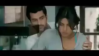 الفتيات المثيرة يحصلن على مهبلهن مضروبًا بينما رجالهن غائبون