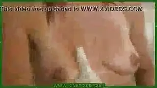 مص المرضعات لعق