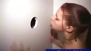 وجهها يُنكح ثم اختراق مزدوج حتى تختنق بالمني الساخن