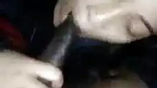 العاهرة الأوروبية النحيفة بكست محلوقة وابتسامة مغرية