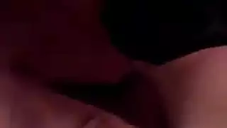 المرة الأولى للفتاة العربية الصغيرة تلمس نفسها