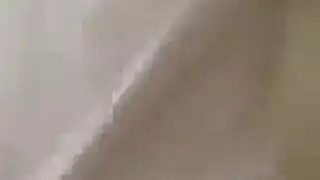 في البيت الطالبات يتبول في انفسهون