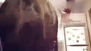 يصورها و ينيكها