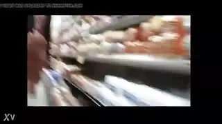 مداعبة المرأة صدرها كبير