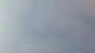 ابن الزوج يصور زوجة أبيه وهي تركب قضيبه في فيديو إباحي