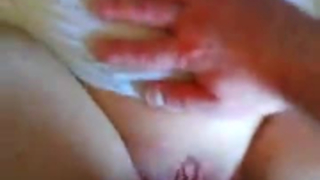 سخيف شقراء حنين في حمام السباحة